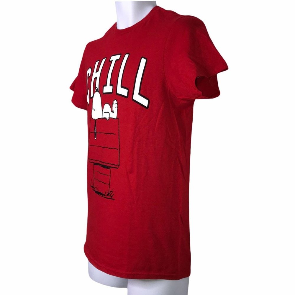 NWT Peanuts Snoopy Doghouse Chill Red T-Shirt S - Picture 5 of 7